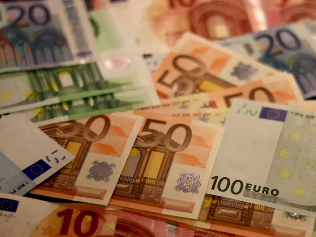 billetes de euro moneda