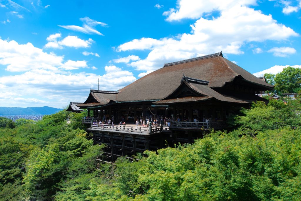 Templo kiyomizudera, es uno de los templos más famosos de Japón, aquí se encuentra la cascada Otowa.