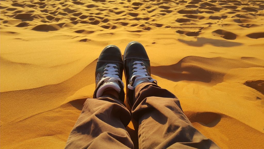 zapatillas.desierto Sahara.Marruecos
