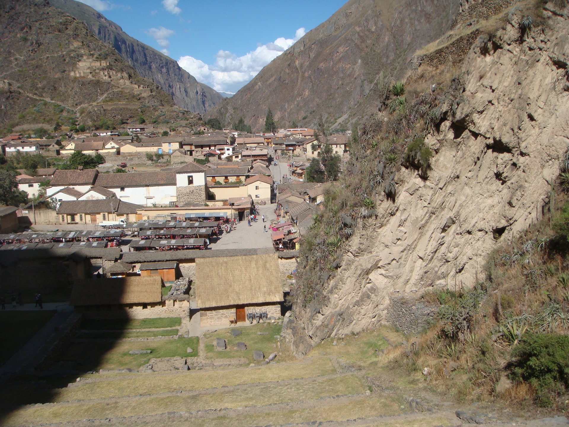 Pueblo de Ollantaytambo en Tour desde Cusco y Machu Picchu, Perú