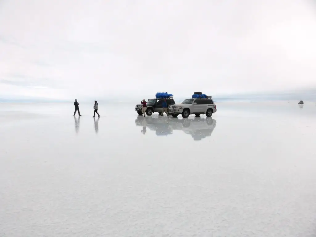 Efecto espejo en el Salar de Uyuni, Bolivia.