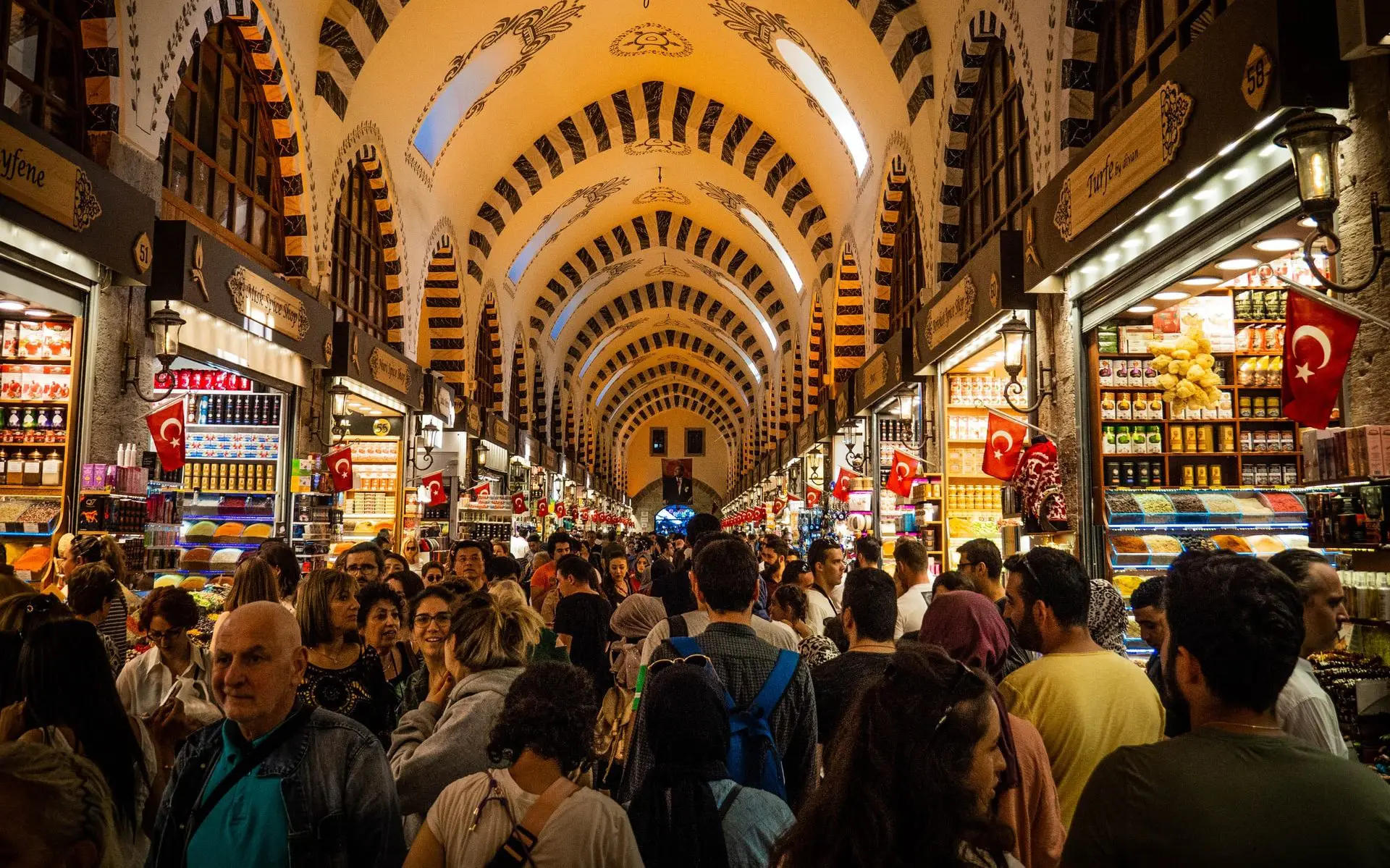 viajar seguro al gran bazar en turquia