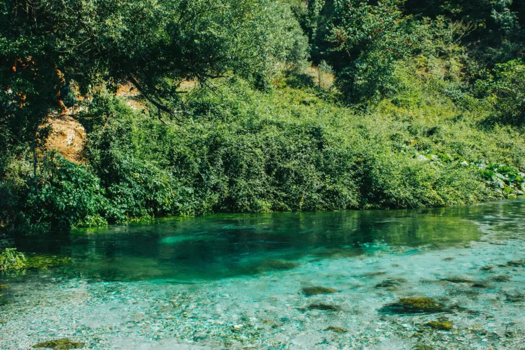 El ojo azul, Playas de Albania, riviera albanesa