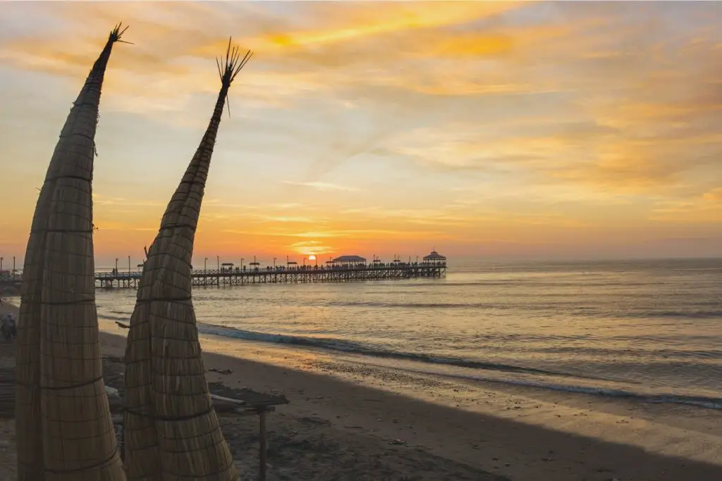 Caballitos de Totora en Huanchaco, Trujillo en Perú