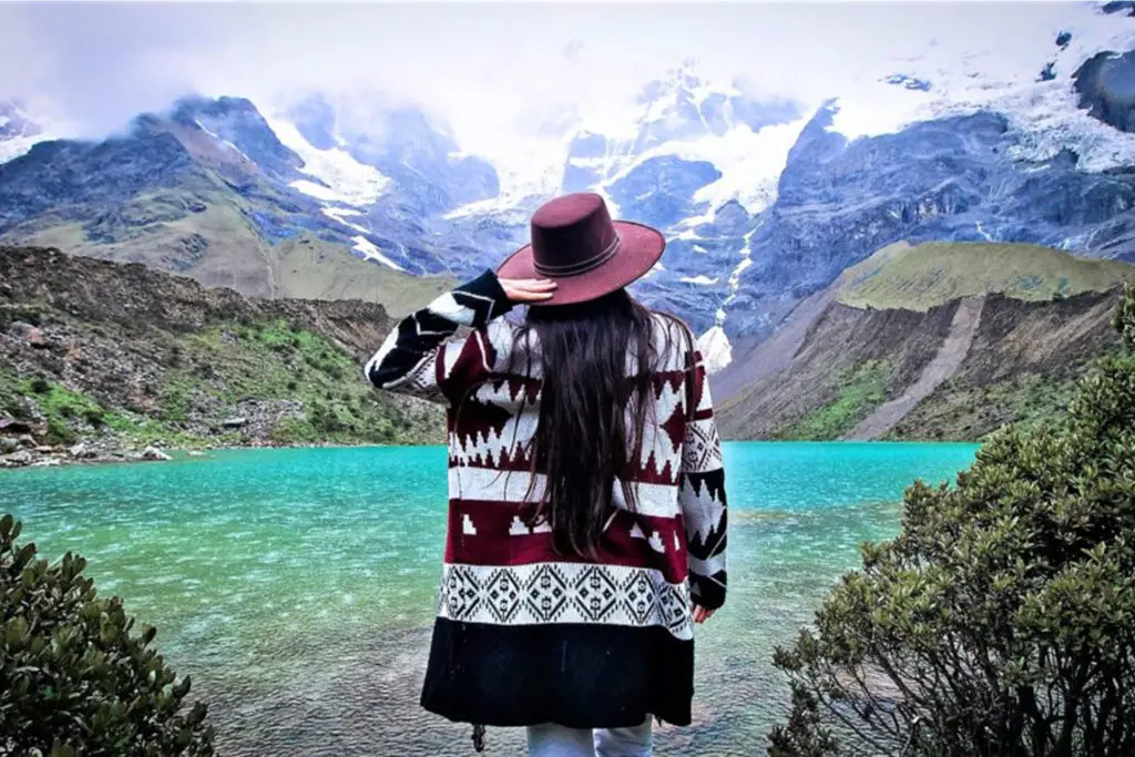 Aguas turquesa en Laguna Humantay, Cusco,Perú