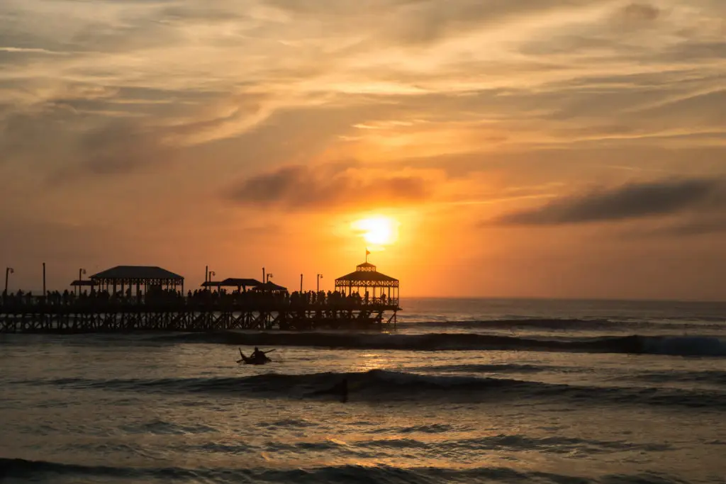 Playa de Huanchaco en Trujillo, qué ver en Perú