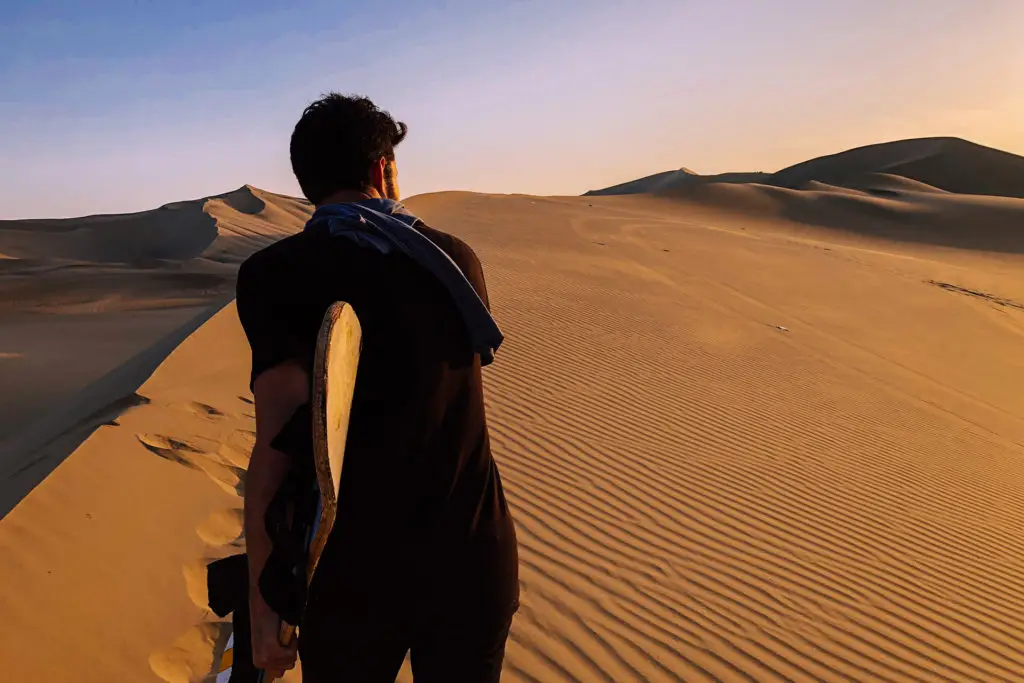 Sandboard en la Huacachina, Ica, que ver en Perú