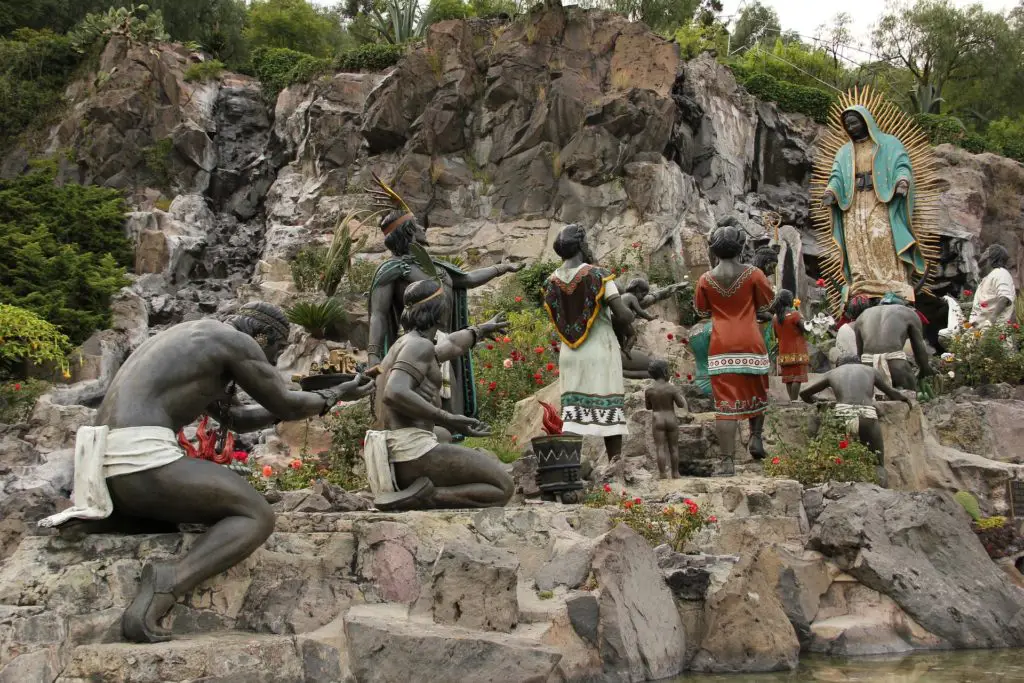 Monumento a la Ofrenda, Basílica de Guadalupe, qué ver en México, 10 lugares imprescindibles