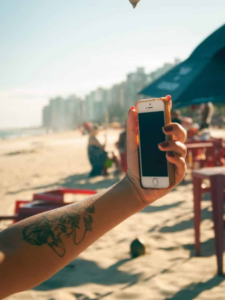 Lleva tu móvil a la playa panameña