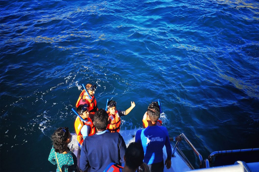 Groupe de personnes faisant de la plongée sous-marine, que faire riviera nayarit